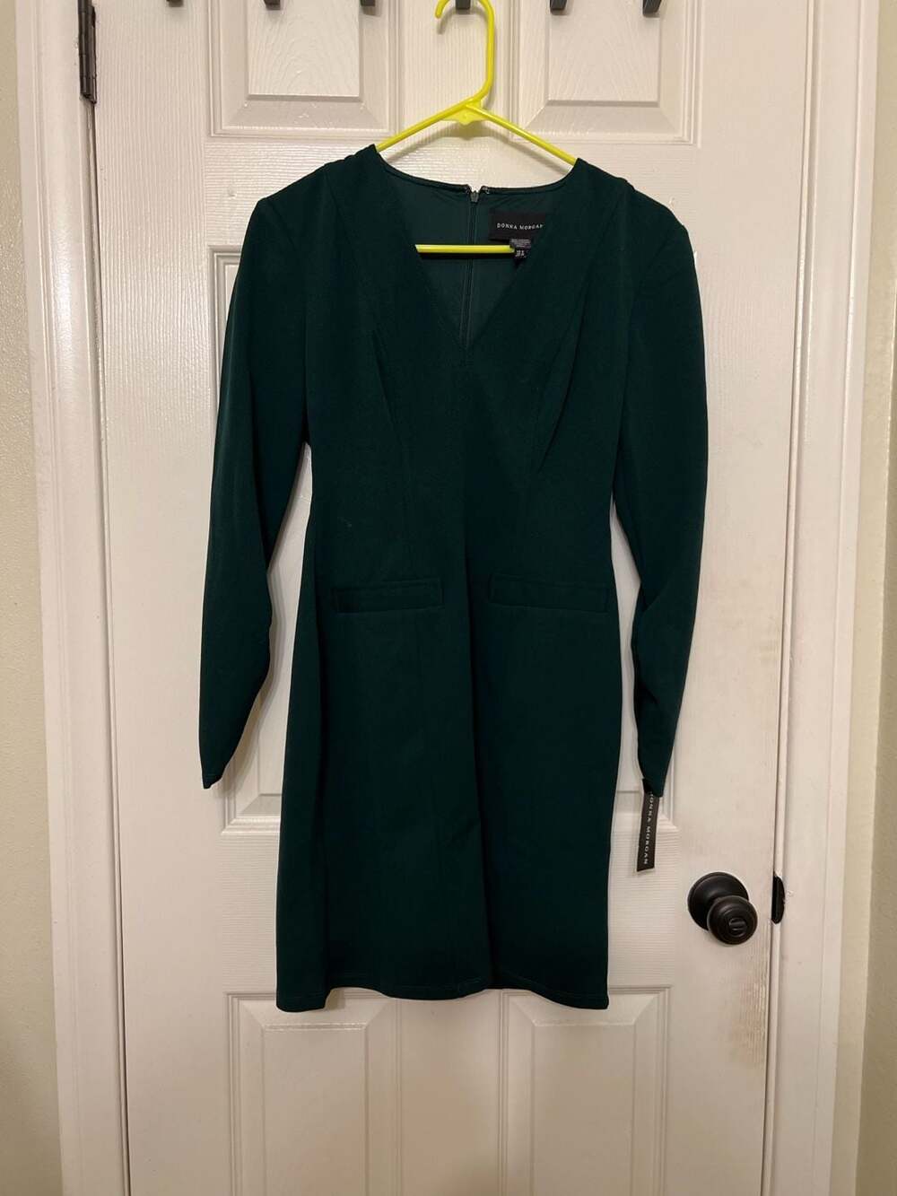 Donna Morgan V-Neck Long Sleeve Dress Size 0 Green Faux Pockets